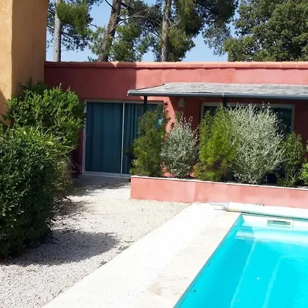 La Grenotte Au Castellet *