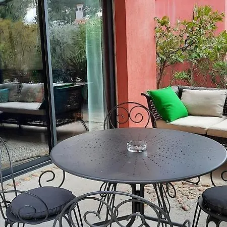 Guest house La Grenotte Au Castellet